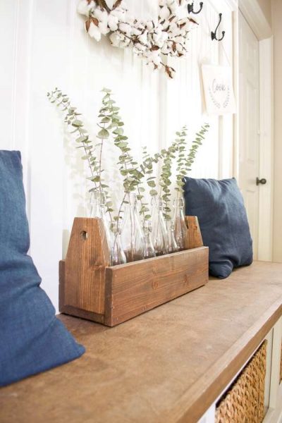 diy planter projects / carpenter's toolbox planter