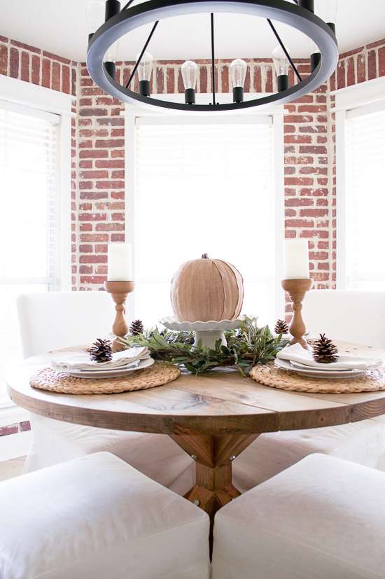 Simple Farmhouse Thanksgiving Tablescape