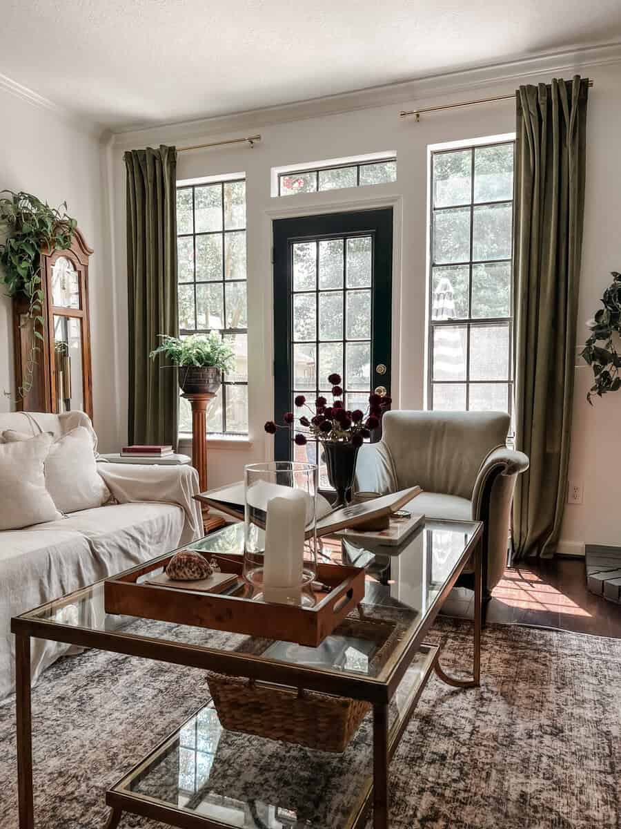 How to Mix Vintage & New Decor Without It Feeling Cluttered